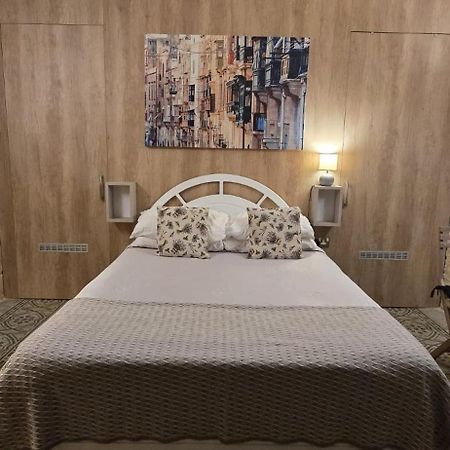 Servants' Quarters Studio Apartment Valletta Exterior foto