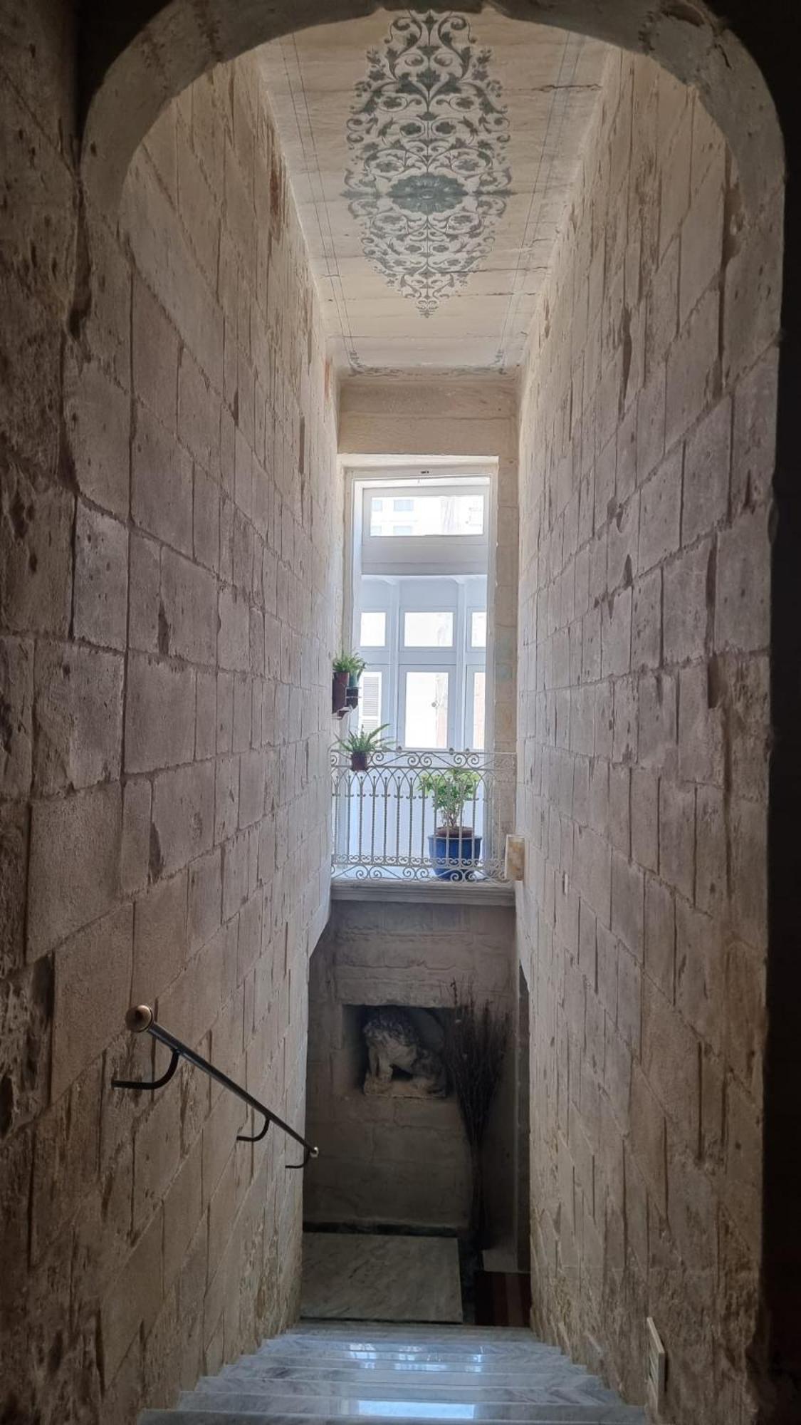 Servants' Quarters Studio Apartment Valletta Exterior foto