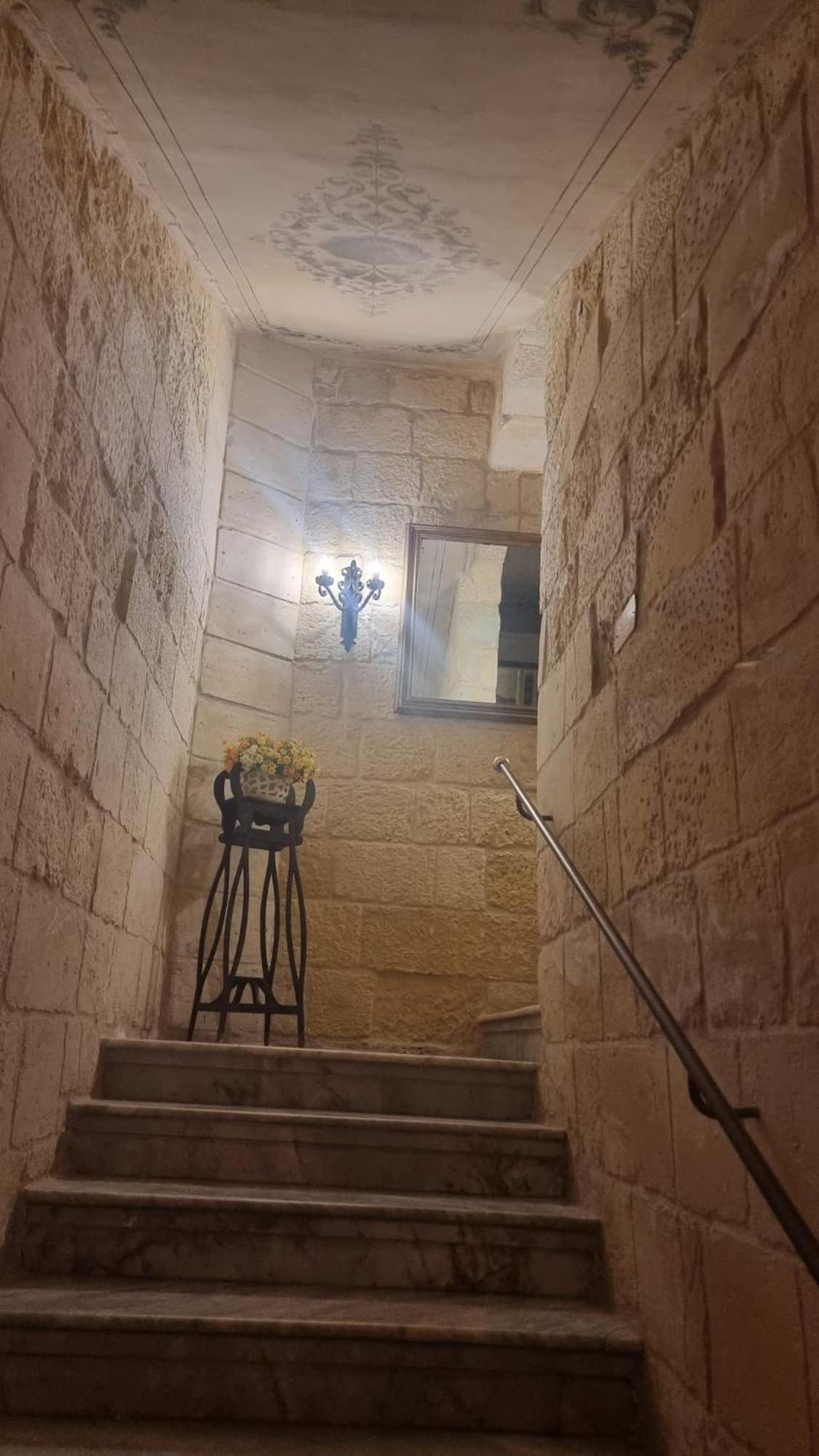 Servants' Quarters Studio Apartment Valletta Exterior foto
